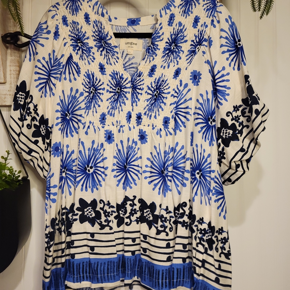 Umgee Blue and Black Floral Blouse